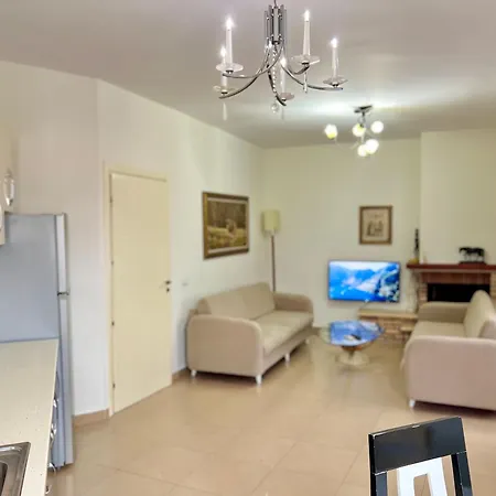 Apartment Boulevard Views - Tirana